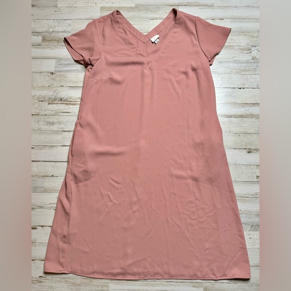 a new day Dresses & Skirts - A New Day Dress Women Medium Basic Shift Blush Pink Short Sleeve V-Neck Pockets